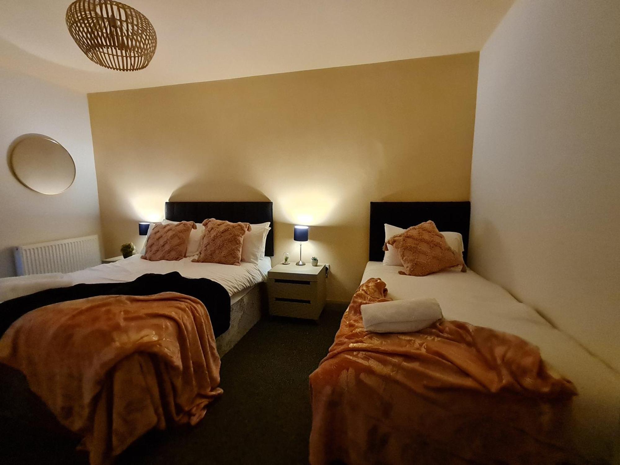 4 Bedroom Luxury House. Bike Park Wales. Secure Bike Store. Brecon Beacons Dowlais Экстерьер фото